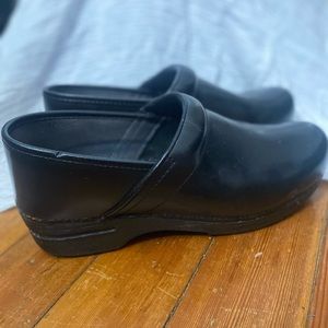 Black Dansko size 42